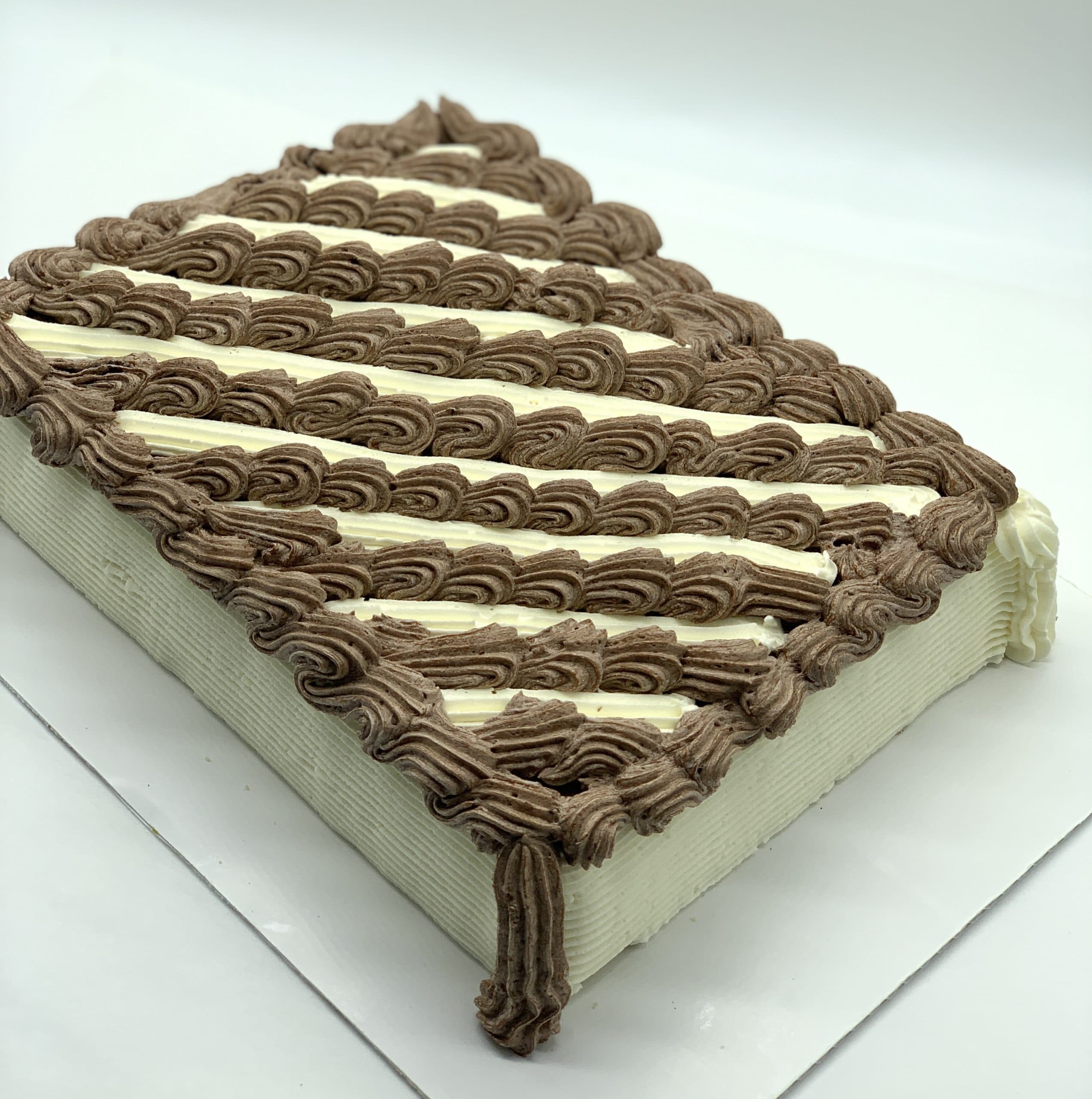 Piped Shells Chocolate/Vanilla Slab — photo 1